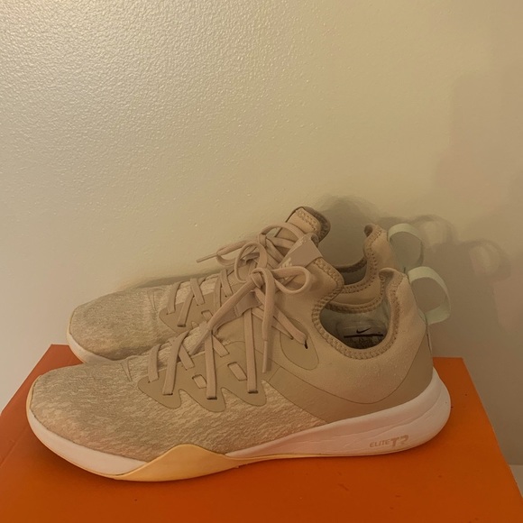 women's nike elite tr